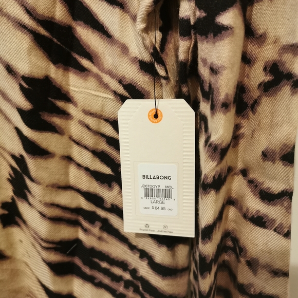 Billabong mini dress (runs small) - Picture 3 of 6